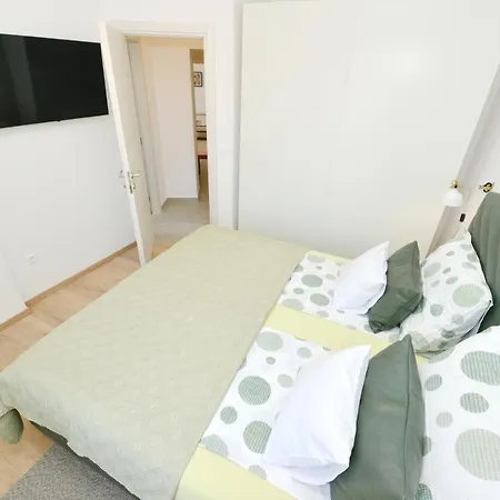 Apartment Junona - Poluotok Na Dlanu