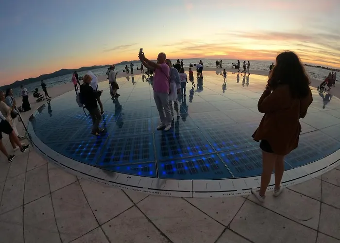 Junona - Poluotok Na Dlanu * Zadar